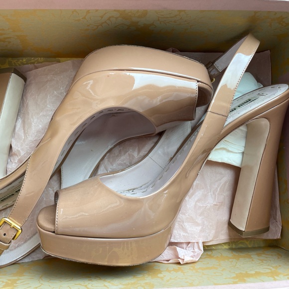 Miu Miu Pantent Leather Pumps - Picture 5 of 16